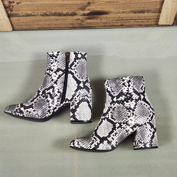 Catherine Malandrino Shoes - Catherine Malandrino Snakeskin Ankle Boots Womens 6 Block Heel Zip Booties